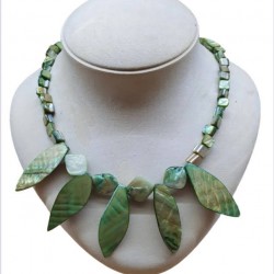 NECKLACE WITH SHELL BEADS 43CM