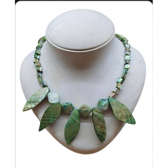 NECKLACE WITH SHELL BEADS 43CM